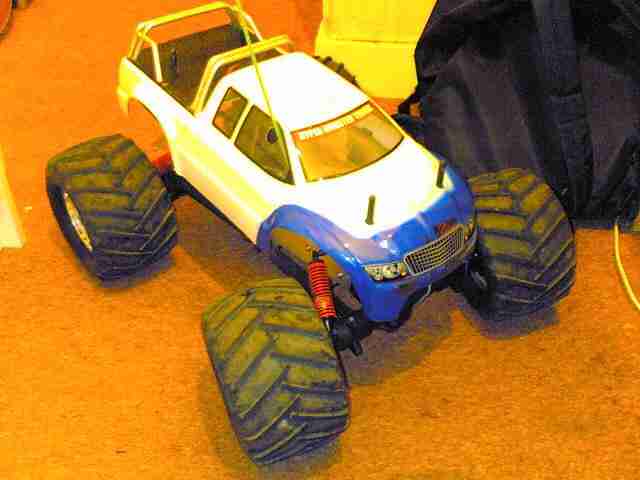 Kyosho Mad Force 1 Kyosho Mad Force 2 Kyosho Mad Force 1 Kyosho Mad Force 2